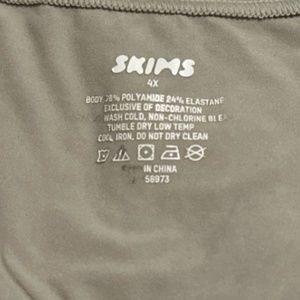 Skims Fits Everybody Long Sleeve T Shirt